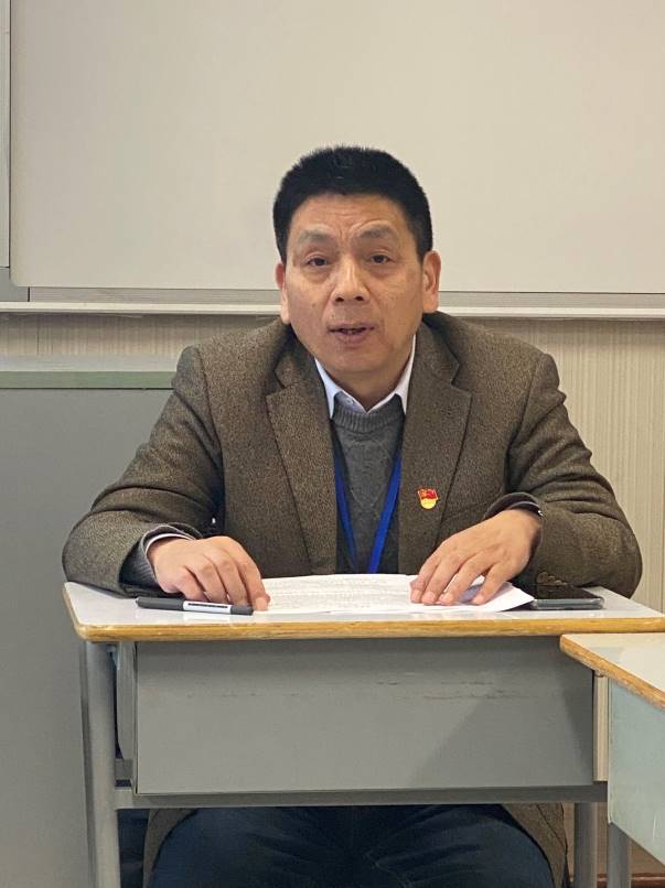 最后,学校党委委员,第五党支部联系人,副校长蔡红军同志做了点评.