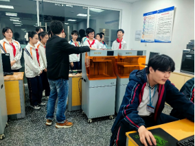 （11.25）探索未来科技，初中生亲历3D打印奇妙之旅594.png