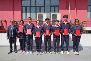 (4.11)我校举行2024-2025学年第二学期4月升旗仪式407.png (4.11)我校举行2024-2025学年第二学期4月升旗仪式407.png