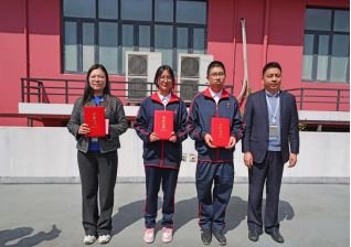 (4.11)我校举行2024-2025学年第二学期4月升旗仪式400.png (4.11)我校举行2024-2025学年第二学期4月升旗仪式400.png