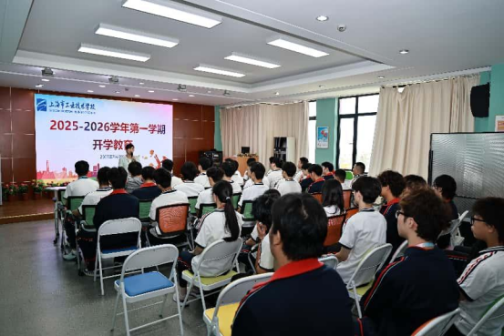 （9.1）我校2025—2026学年第一学期开学返校顺利开展245.png