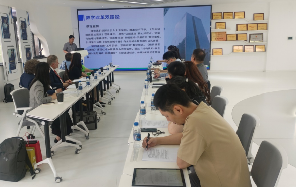 9.3德国IHK吉森商会及淮南联合大学代表团来访我校528.png