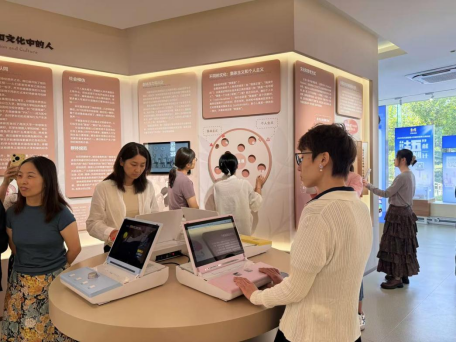 10.16 参观体验启迪心智，专题讲座引领科研571.png