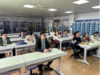 11.12 第四党支部召开10月组织生活621.png