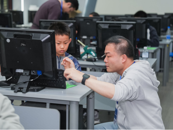 5.18 遇见未来的自己——上海市工业技术学校开展2026年上海市学生职业体验日活动 (1)1530.png 5.18 遇见未来的自己——上海市工业技术学校开展2026年上海市学生职业体验日活动 (1)1530.png